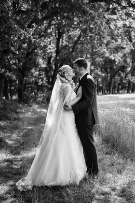 Welcher Hochzeitsfotograf macht klassische Hochzeitsfotos und auch Schwarzweiss Fotos. - 
